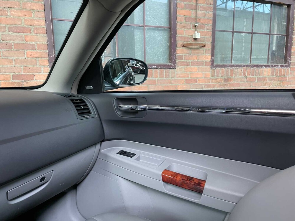 Chrysler 300C HEMI 5.7 V8 340pk 2005 Youngtimer