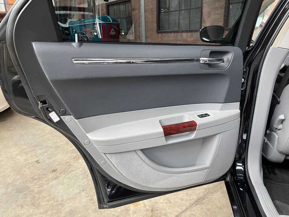 Chrysler 300C HEMI 5.7 V8 340pk 2005 Youngtimer