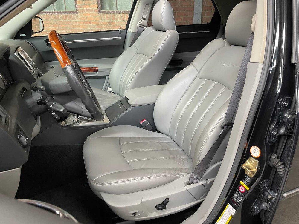 Chrysler 300C HEMI 5.7 V8 340pk 2005 Youngtimer