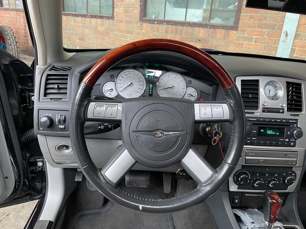 Chrysler 300C HEMI 5.7 V8 340pk 2005 Youngtimer