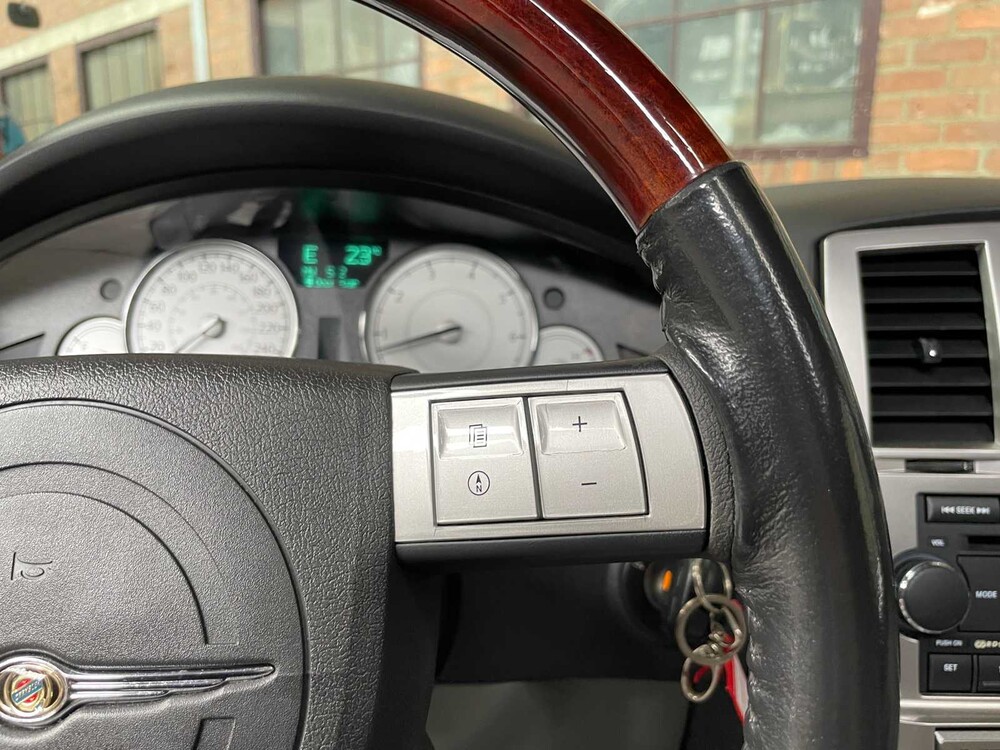 Chrysler 300C HEMI 5.7 V8 340pk 2005 Youngtimer