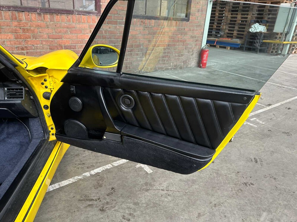 Porsche 911 964 Carrera Cabrio 250pk 1992 Youngtimer