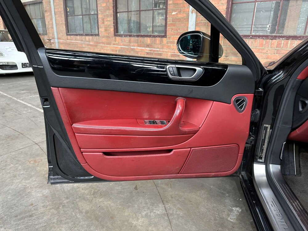 Bentley Continental Flying Spur 6.0 W12 525pk 2006 Youngtimer