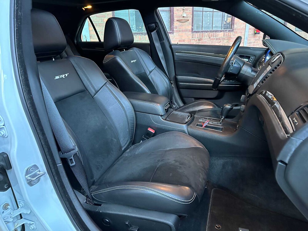 Chrysler 300C SRT8 Facelift 6.1 V8 477pk 2012