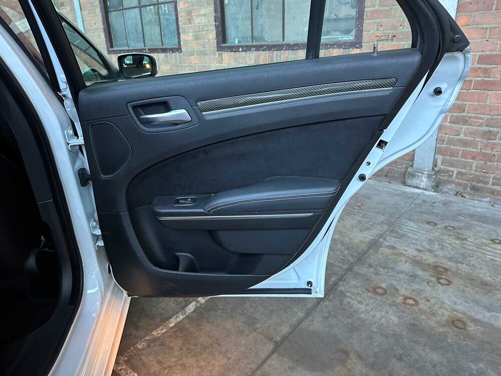 Chrysler 300C SRT8 Facelift 6.1 V8 477pk 2012