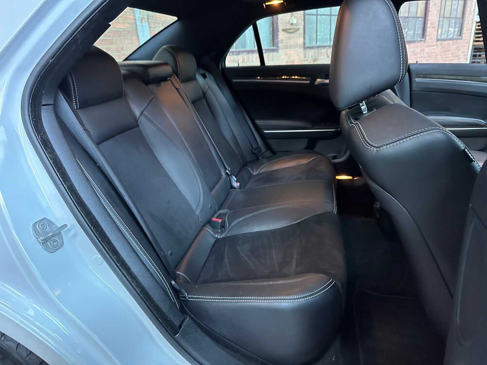 Chrysler 300C SRT8 Facelift 6.1 V8 477pk 2012