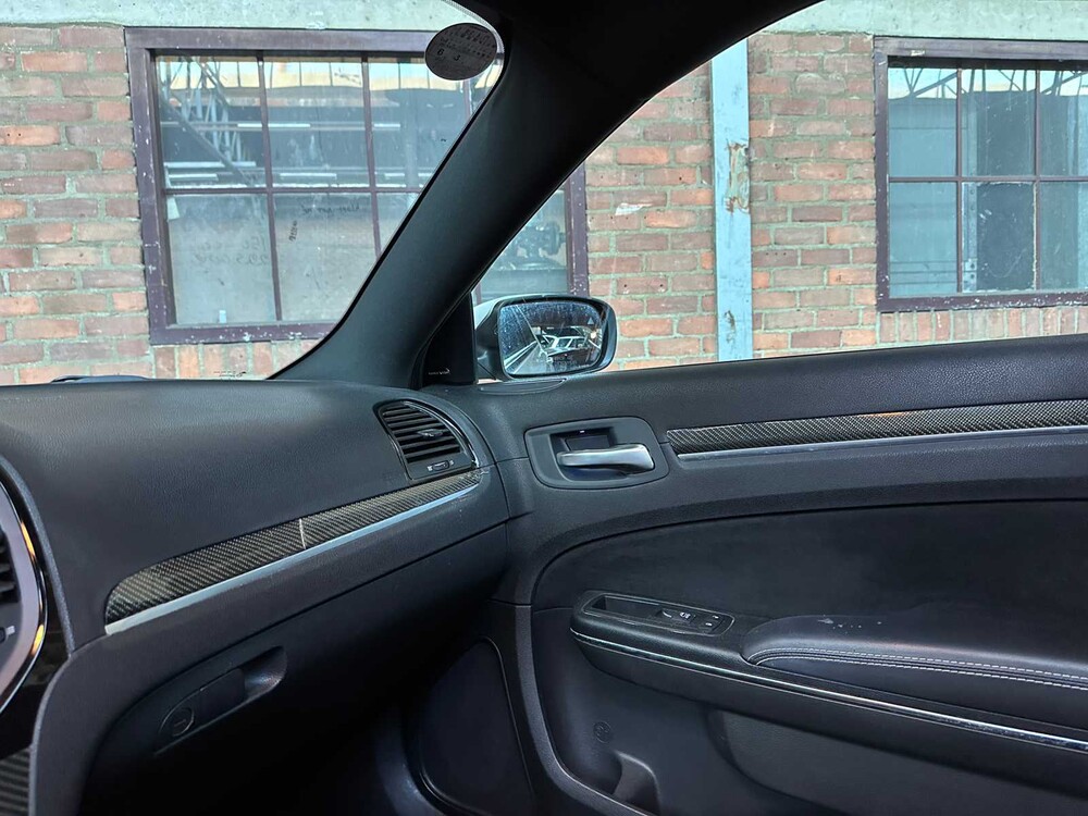 Chrysler 300C SRT8 Facelift 6.1 V8 477pk 2012