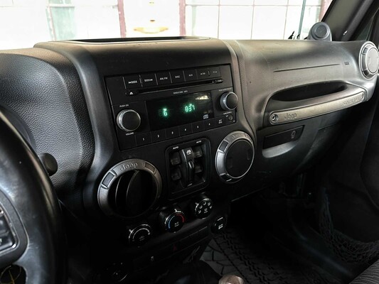 Jeep Wrangler Unlimited Sport 3.8 V6 199pk 2011