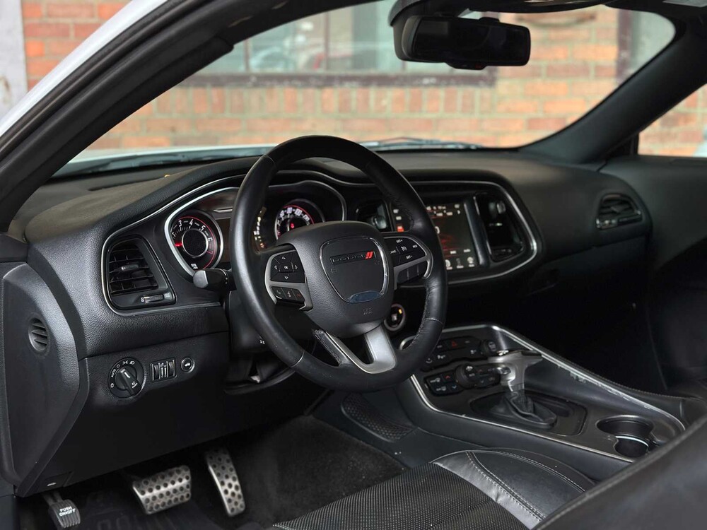 Dodge Challenger SXT PLUS 3.6 V6 305pk 2016