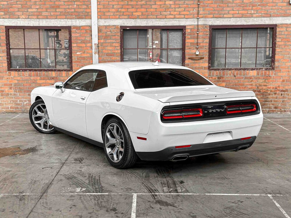 Dodge Challenger SXT PLUS 3.6 V6 305pk 2016