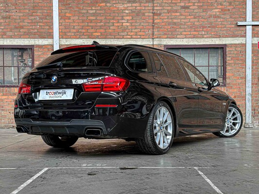 BMW 550i 4.4 V8 High Executive M-Sport F11 408pk 2011 5-serie Touring, HP-259-J