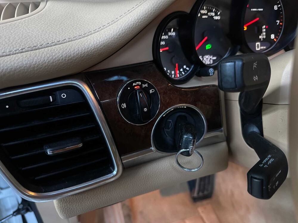 Porsche Panamera 3.6 V6 304pk 2011