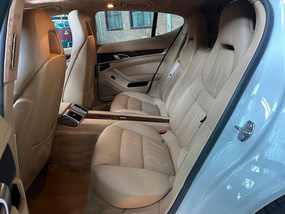 Porsche Panamera 3.6 V6 304pk 2011