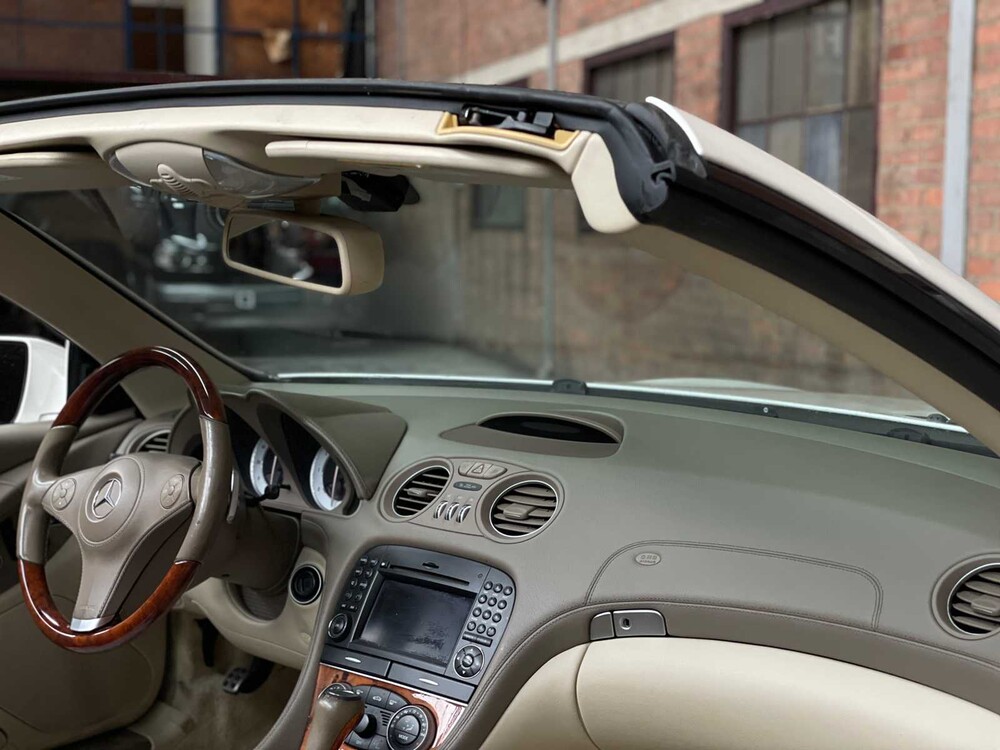 Mercedes-Benz SL550 AMG 5.5 V8 R230 382pk 2011