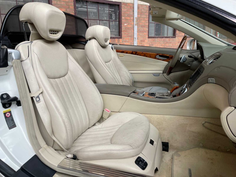 Mercedes-Benz SL550 AMG 5.5 V8 R230 382pk 2011