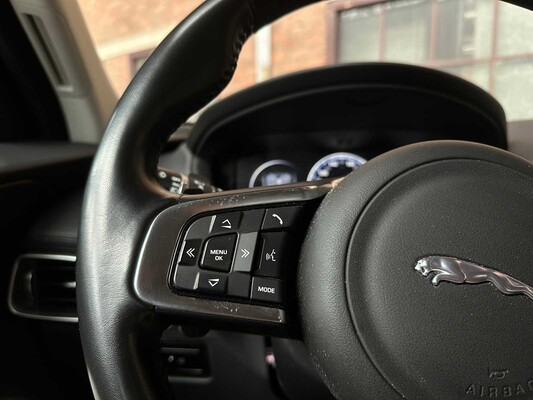 Jaguar F-PACE 2.0 Portfolio AWD 25d 241pk 2017, SV-524-B