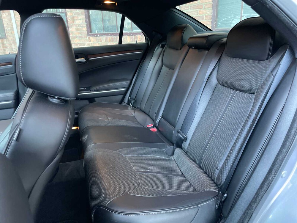 Chrysler 300C LD Hemi Facelift  5.7 V8 367pk 2014