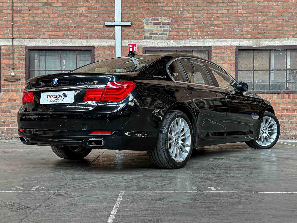 BMW ActiveHybrid7 F04 4.4 V8 465pk 2011