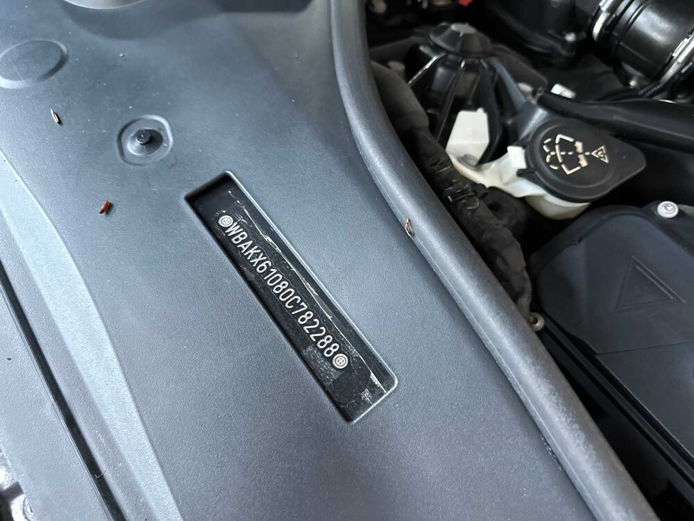 BMW ActiveHybrid7 F04 4.4 V8 465pk 2011