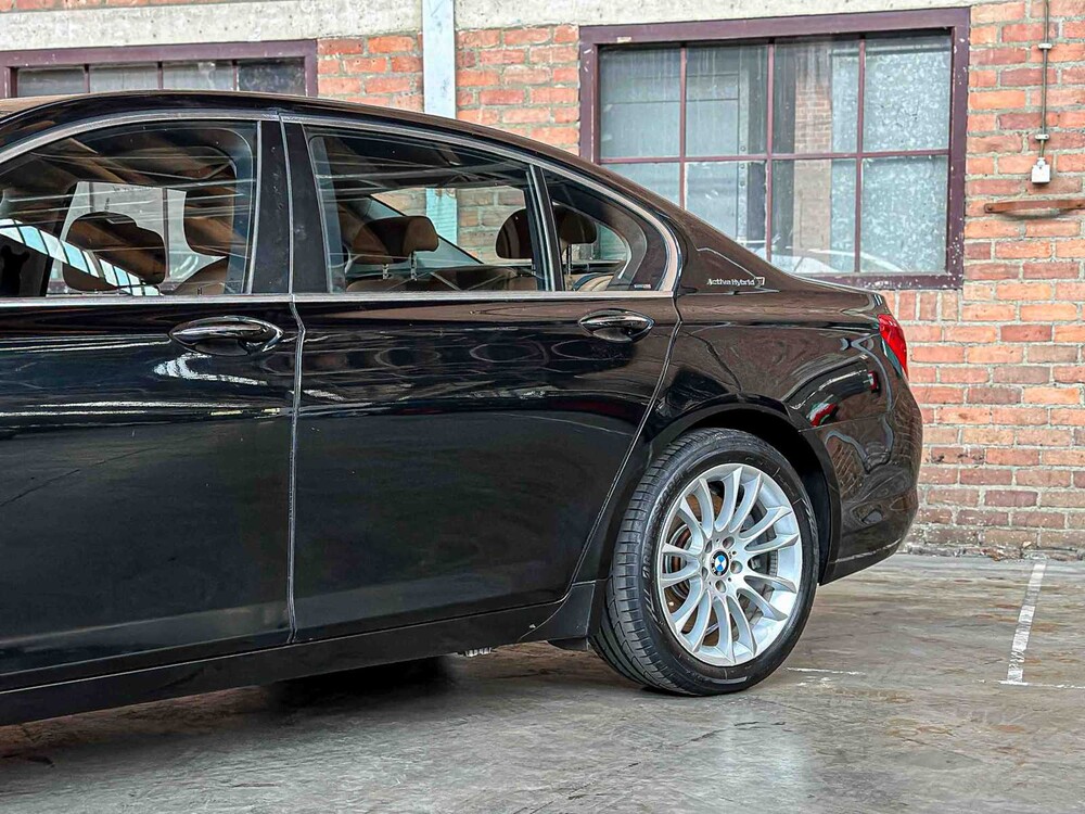 BMW ActiveHybrid7 F04 4.4 V8 465pk 2011