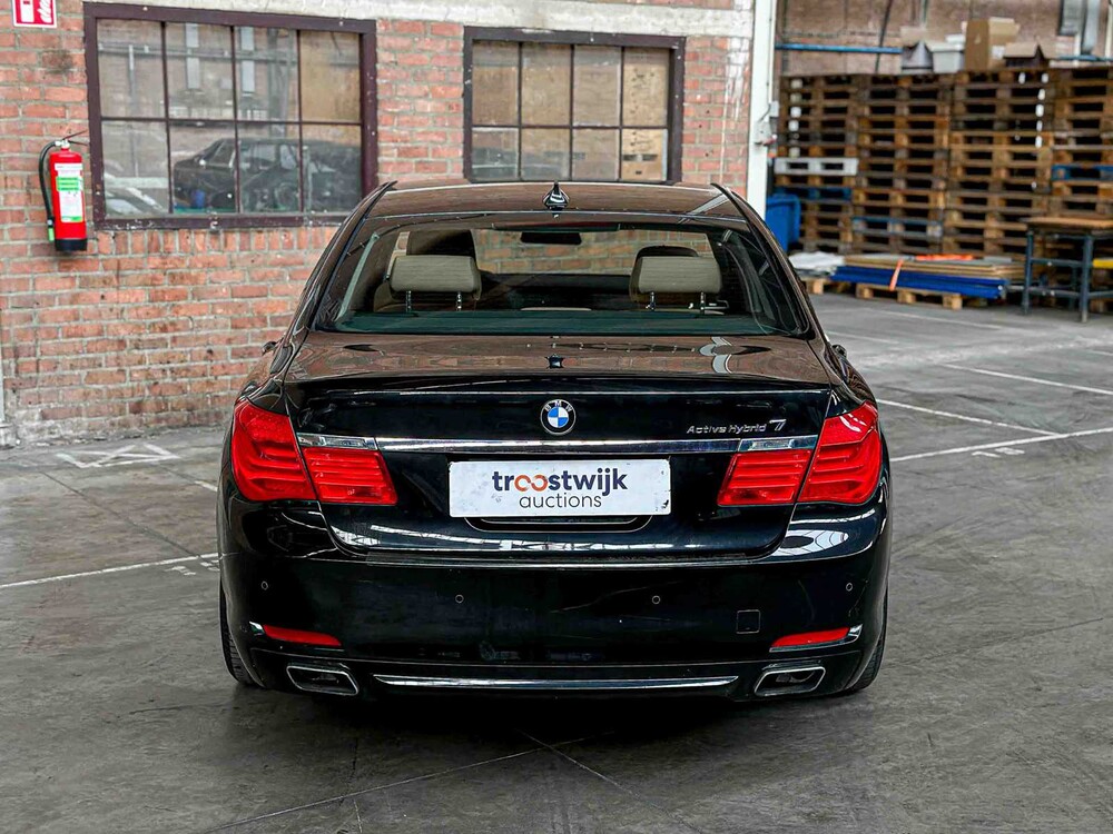 BMW ActiveHybrid7 F04 4.4 V8 465pk 2011