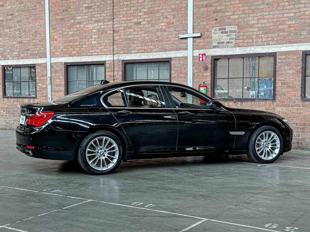 BMW ActiveHybrid7 F04 4.4 V8 465pk 2011