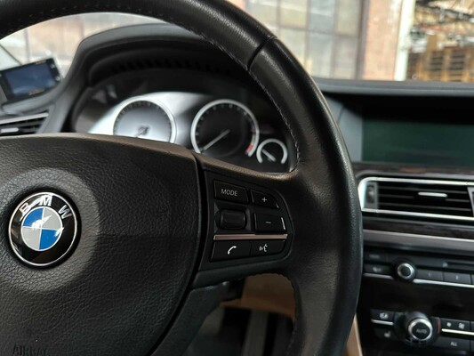 BMW ActiveHybrid7 F04 4.4 V8 465pk 2011