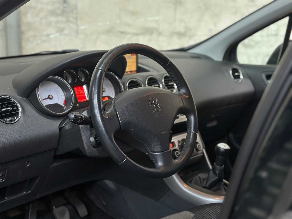 Peugeot 308 1.6 VTi Mill. 200 120PS 2011, 19-RJB-5