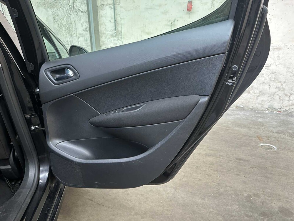 Peugeot 308 1.6 VTi Mill. 200 120PS 2011, 19-RJB-5