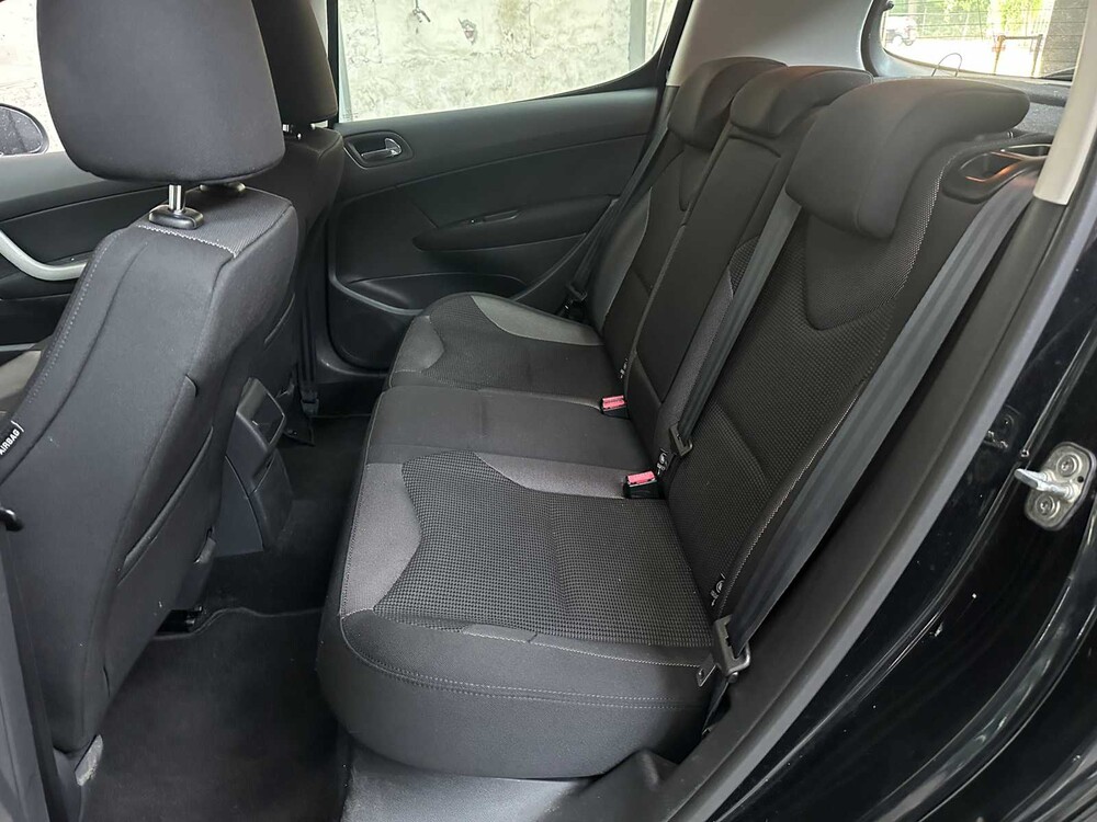 Peugeot 308 1.6 VTi Mill. 200 120PS 2011, 19-RJB-5