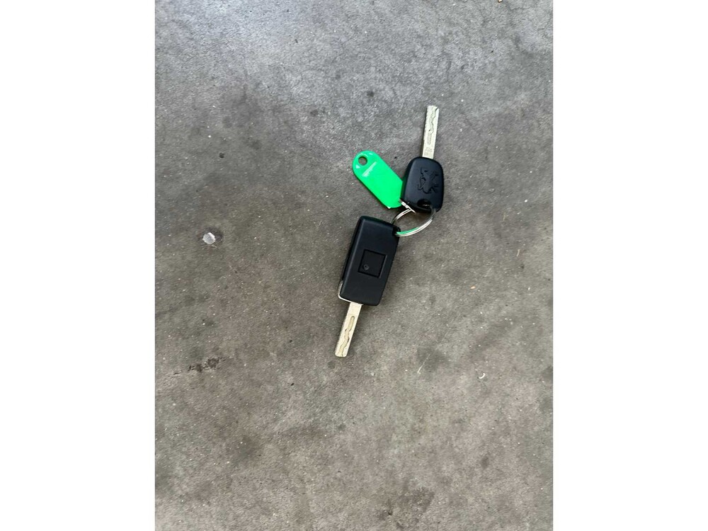 Peugeot 308 1.6 VTi Mill. 200 120PS 2011, 19-RJB-5