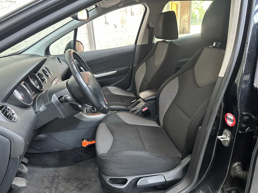 Peugeot 308 1.6 VTi Mill. 200 120PS 2011, 19-RJB-5