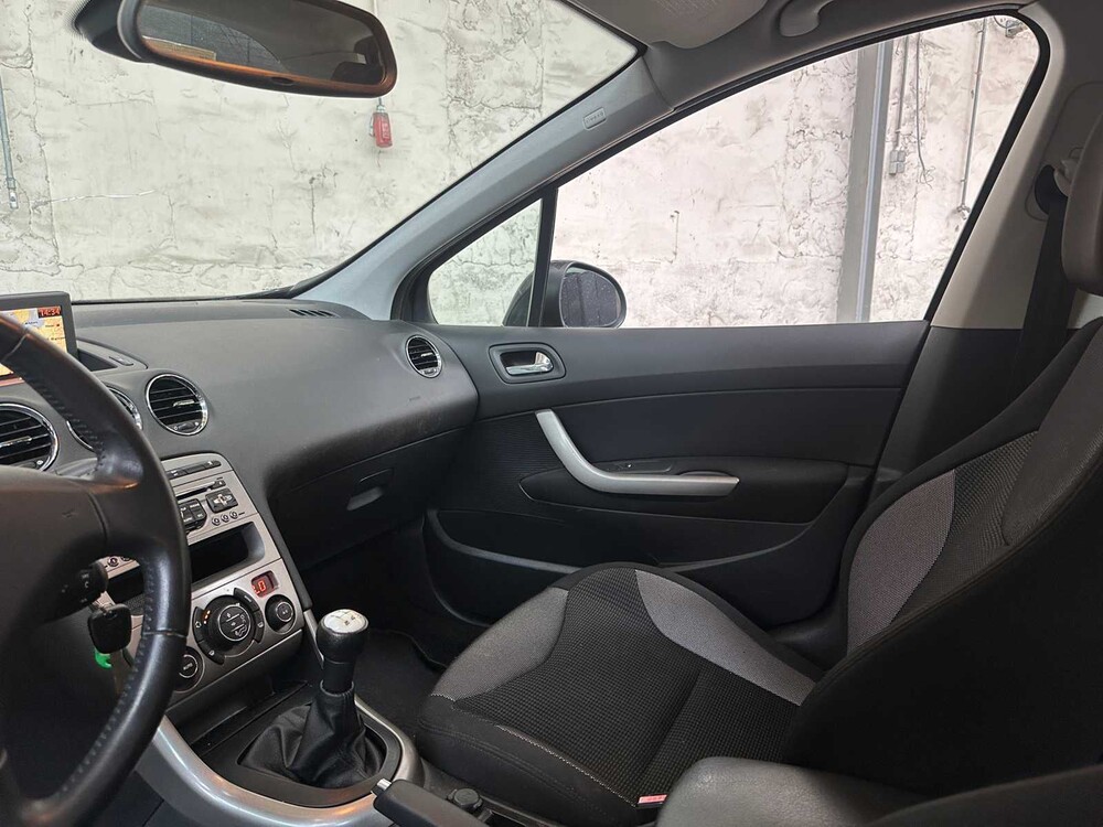 Peugeot 308 1.6 VTi Mill. 200 120PS 2011, 19-RJB-5