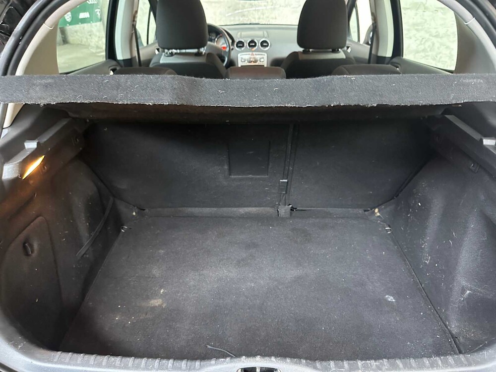 Peugeot 308 1.6 VTi Mill. 200 120PS 2011, 19-RJB-5