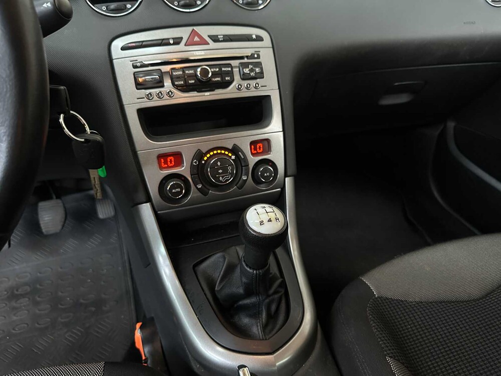 Peugeot 308 1.6 VTi Mill. 200 120PS 2011, 19-RJB-5