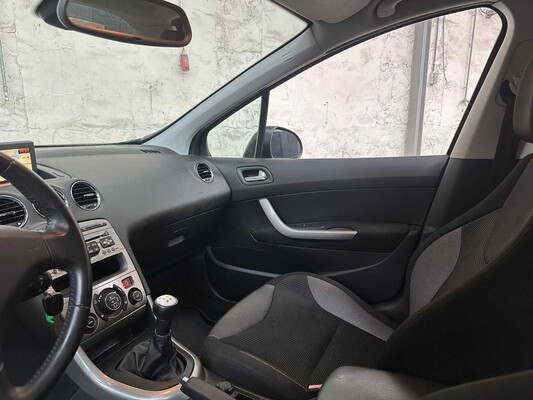 Peugeot 308 1.6 VTi Mill. 200 120pk 2011, 19-RJB-5