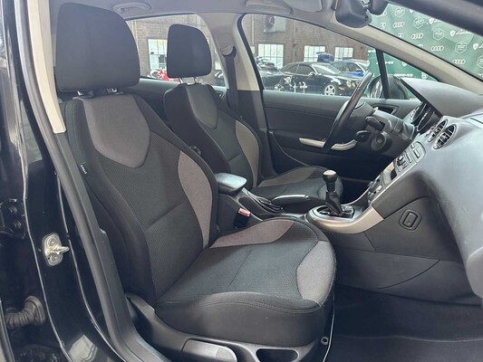 Peugeot 308 1.6 VTi Mill. 200 120pk 2011, 19-RJB-5