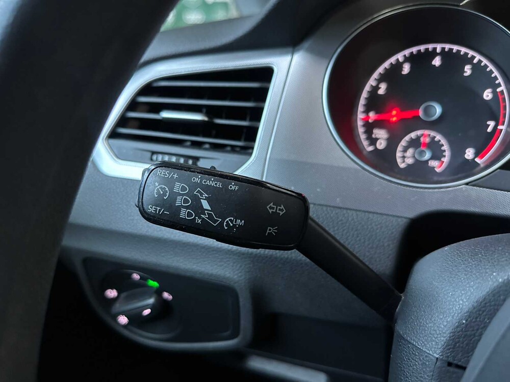 Volkswagen Golf Sportsvan 1.0 TSI Highline 110PS 2018, N-155-RT