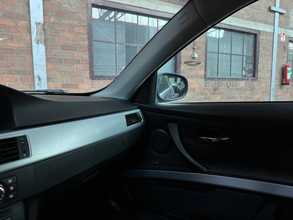 BMW 320i Corp.L.Min. Ed. 3er Coupé 163PS 2011, 86-SPS-8