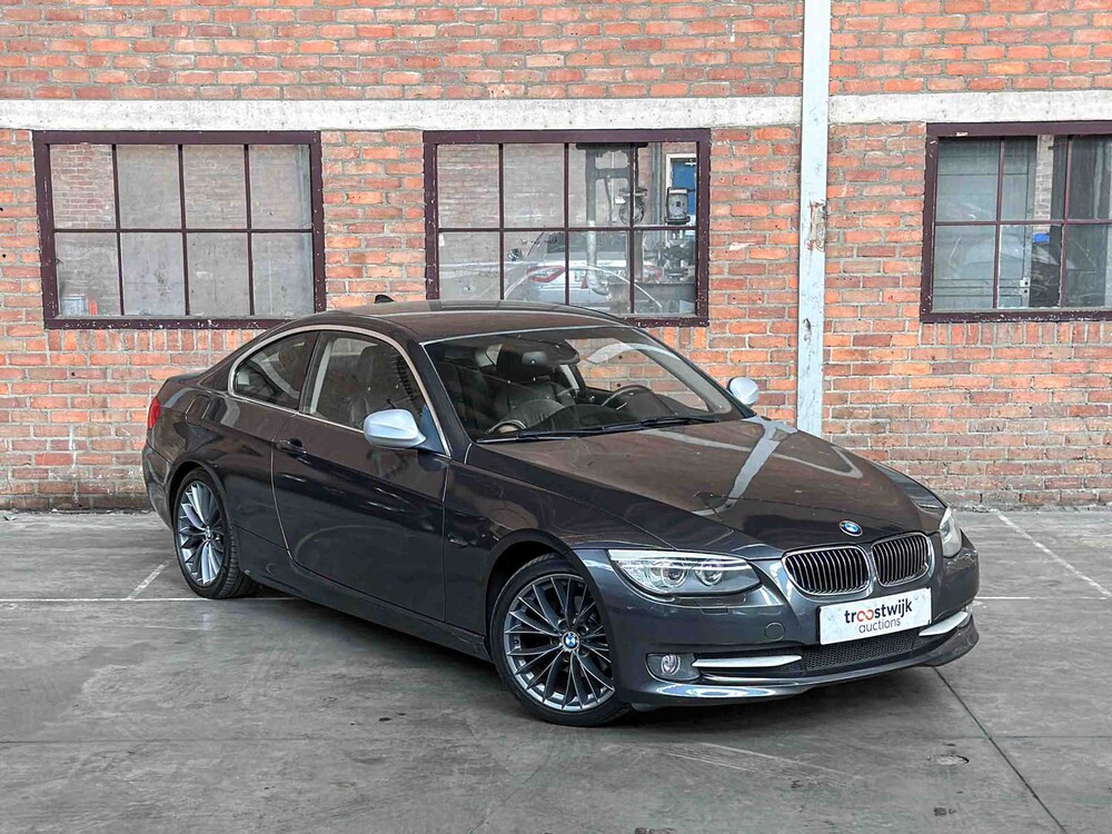 BMW 320i Corp.L.Min. Ed. 3er Coupé 163PS 2011, 86-SPS-8