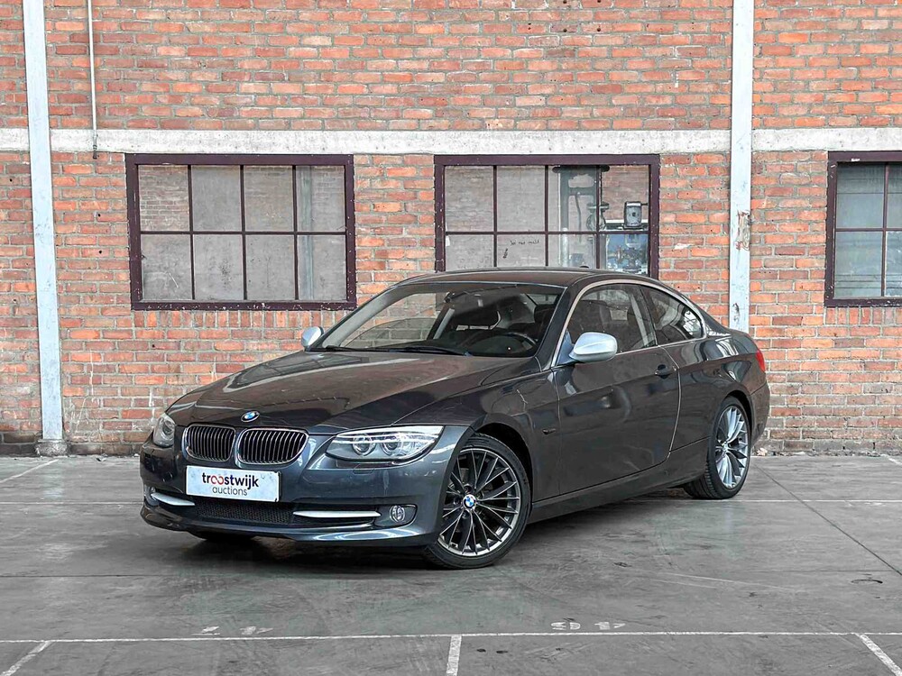 BMW 320i Corp.L.Min. Ed. 3er Coupé 163PS 2011, 86-SPS-8