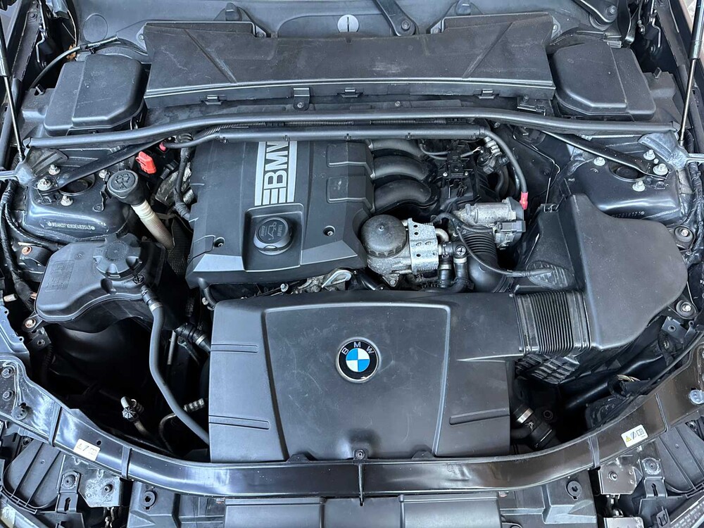 BMW 320i Corp.L.Min. Ed. 3er Coupé 163PS 2011, 86-SPS-8