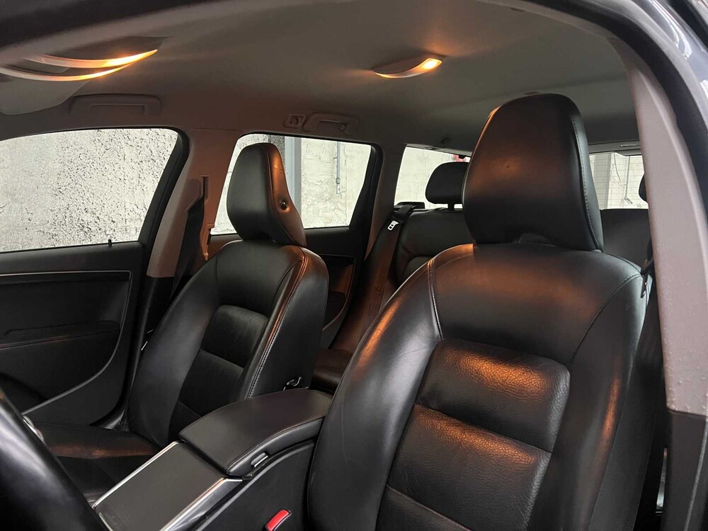 Volvo V70 1.6 T4F Summum 179PS 2012, HS-243-Z