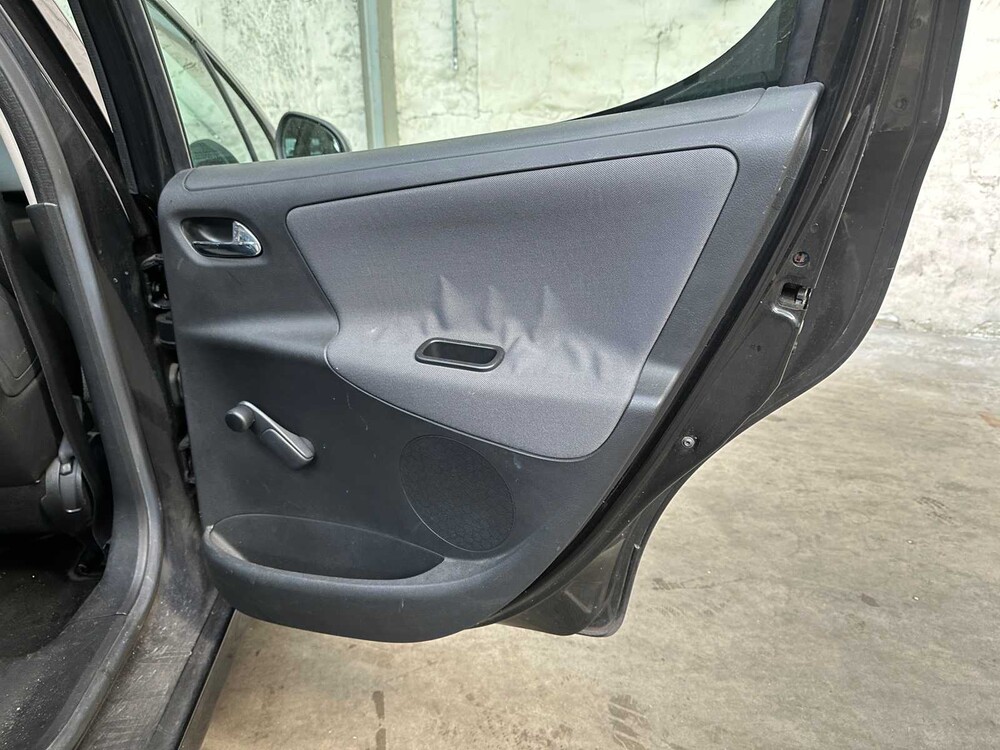 Peugeot 207 1.6 VTi Première 120PS 2009, 80-KGP-6