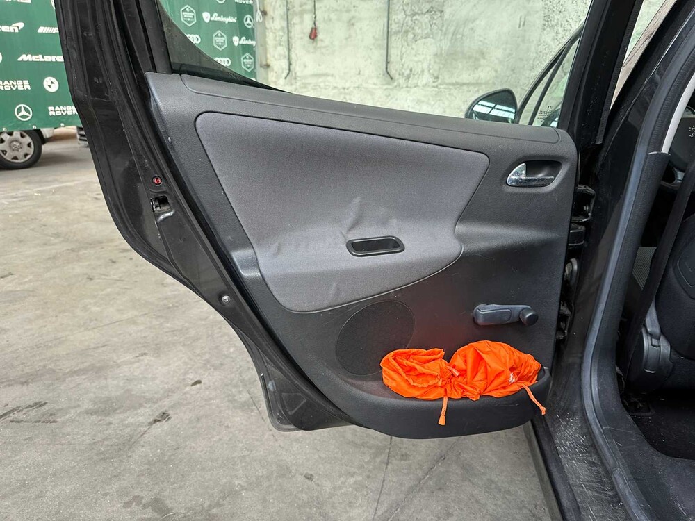 Peugeot 207 1.6 VTi Première 120PS 2009, 80-KGP-6