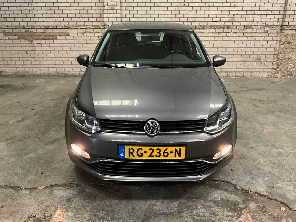 Volkswagen Polo Comfortline 149.215km Baujahr: 2015, RG-236-N