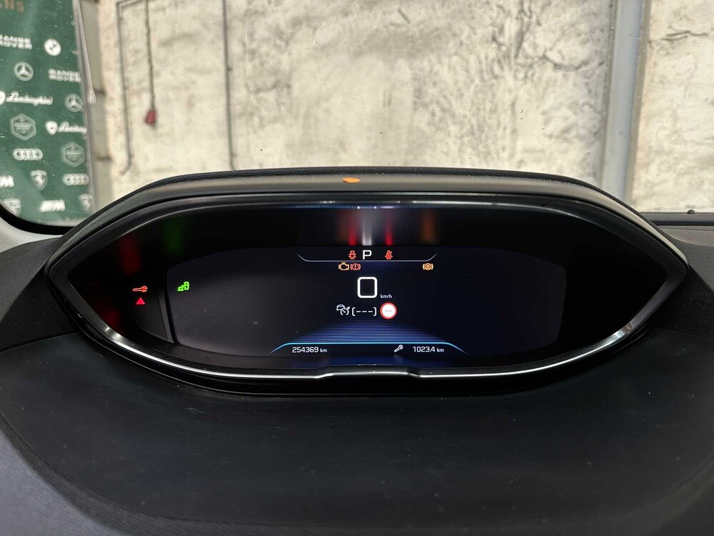 Peugeot 5008 1.6 PureT. BL. Prem. 181PS 2019, XH-072-L