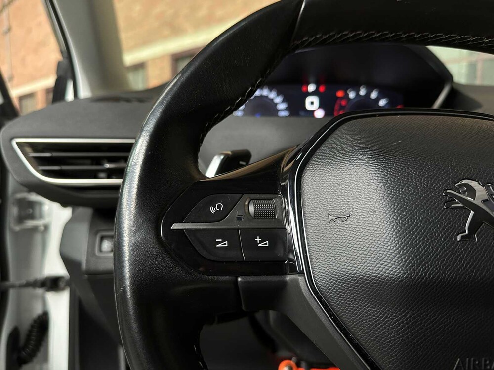 Peugeot 5008 1.2 PureTech Allure 131PS 2018 7-Sitzer, TX-880-H