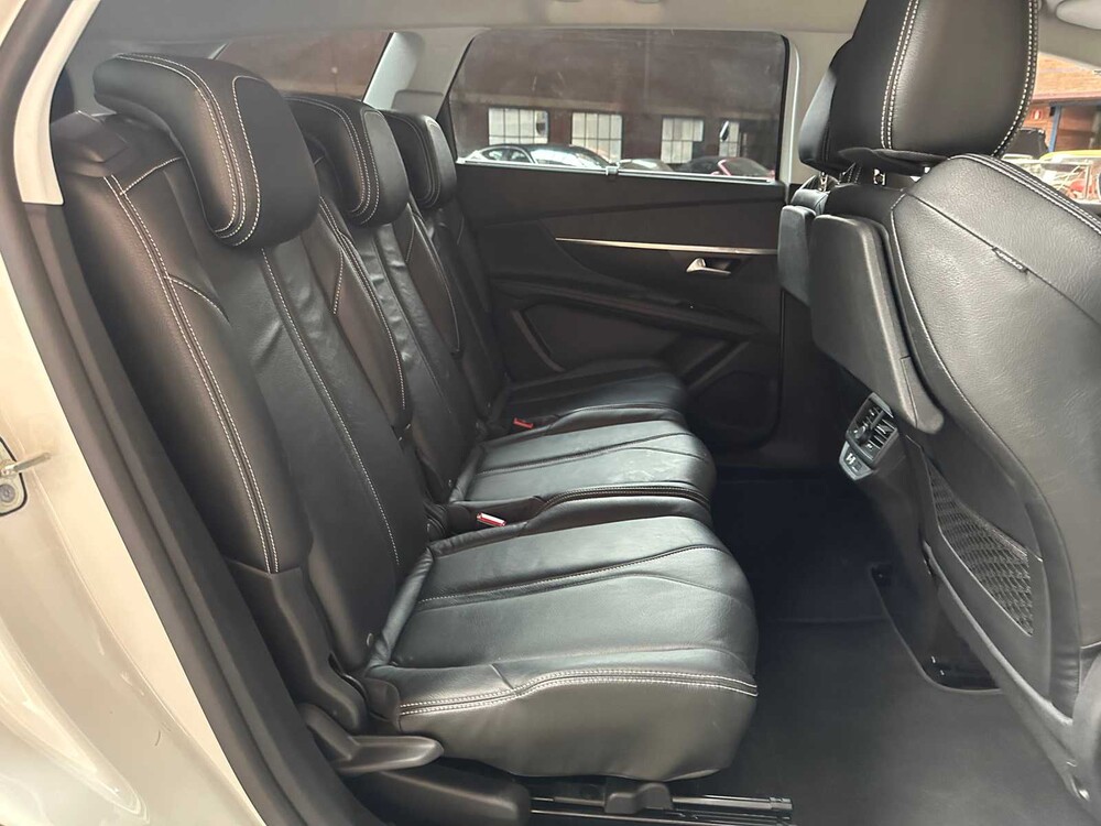 Peugeot 5008 1.2 PureTech Allure 131PS 2018 7-Sitzer, TX-880-H