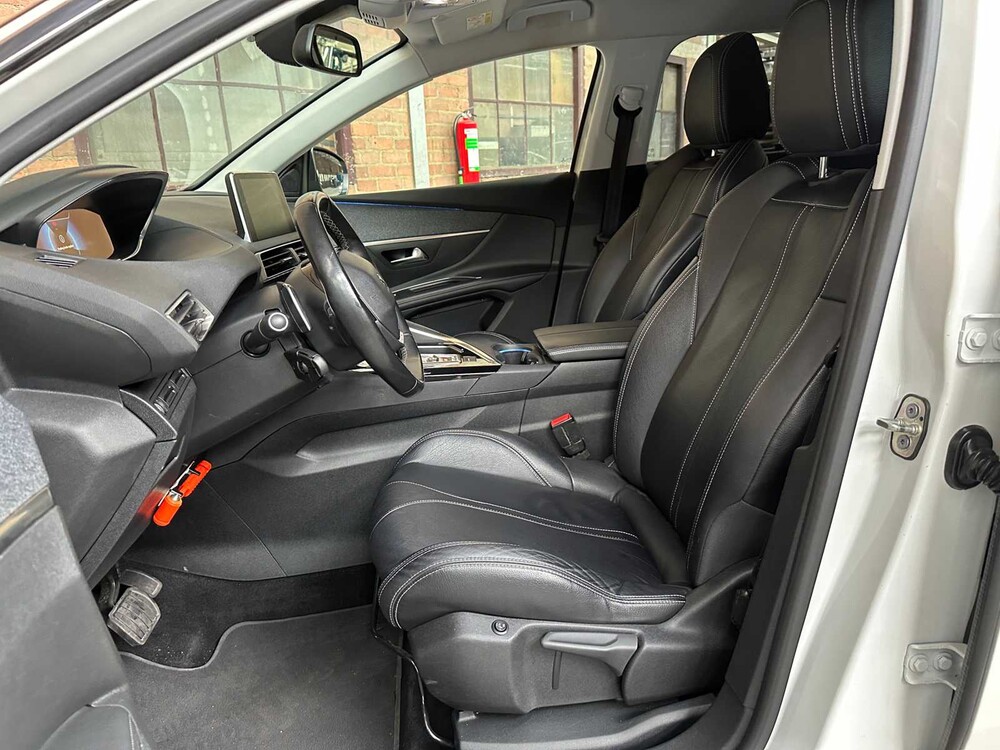 Peugeot 5008 1.2 PureTech Allure 131PS 2018 7-Sitzer, TX-880-H